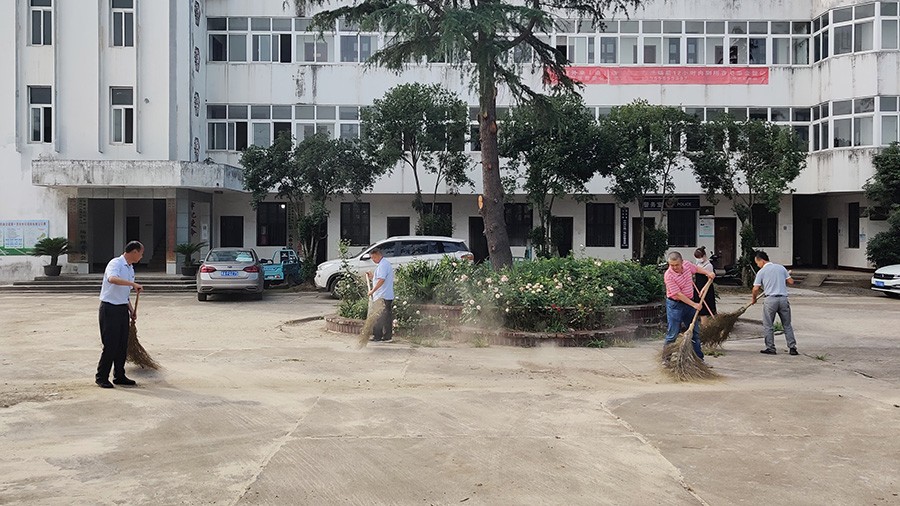 清扫办公区 (2).jpg